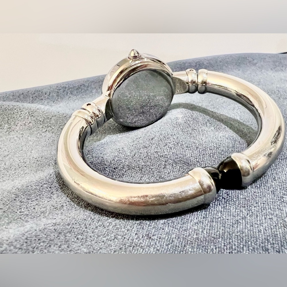 Movado Bareleto Ladies Watch. Silver. Mirror face. Needs new battery. - Picture 15 of 16
